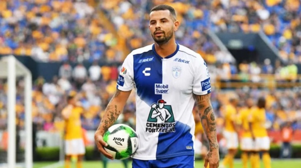 Edwin Cardona viene de jugar en Pachuca