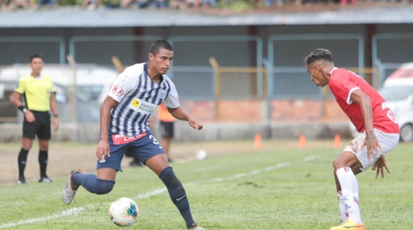 Kluiverth Aguilar seguirá jugando hasta mayo en Alianza Lima