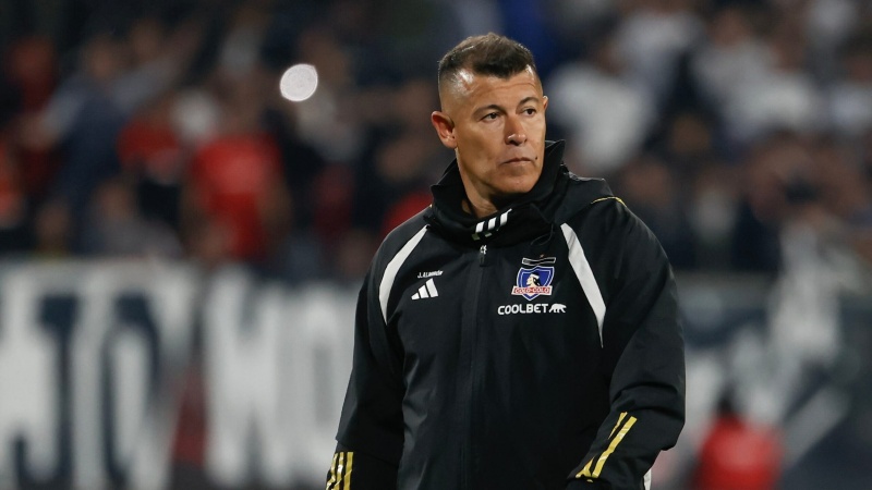 Jorge Almirón sentenció a Vidal por sus gestos a Racing en Colo Colo&nbsp;