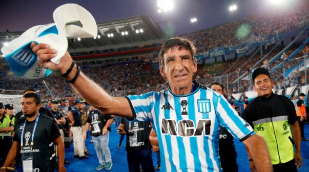 Sufre Costas: El jugador titular de Racing que fue operado de urgencia
