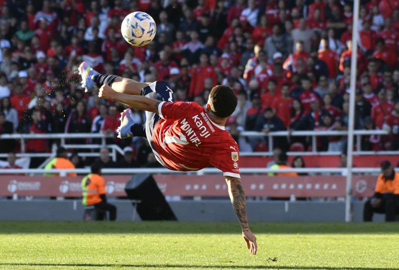Quinteros no se calló nada sobre el Puskas de Montiel en Independiente