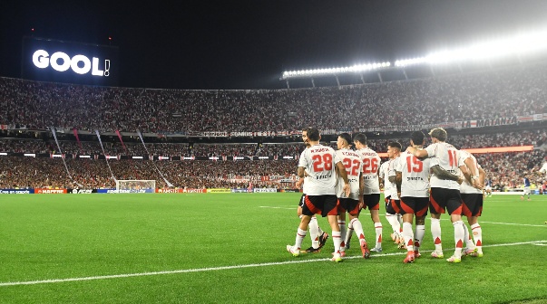 River goleó a Independiente del Valle y clasificó a octavos de final