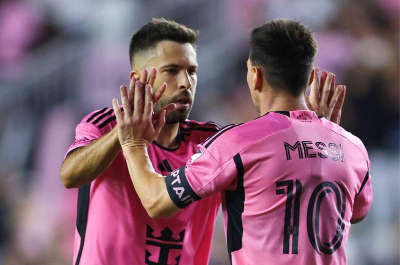 &nbsp;Jordi Alba, excompañero de Lionel Messi en Barcelona, anunció su retiro en Inter Miami