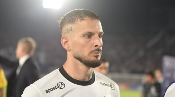 Benedetto, contundente sobre gritarle un gol a Boca: 