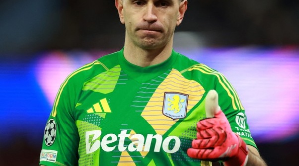 Sufre el Dibu Martínez: La figura que se iría del Aston Villa