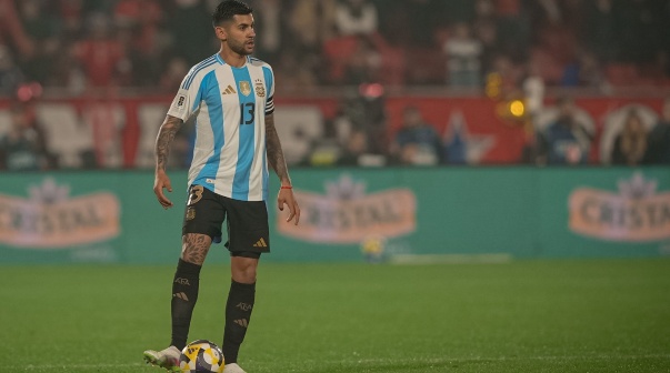 Cuti Romero destrozó a Gary Neville tras la victoria de Argentina sobre Inglaterra