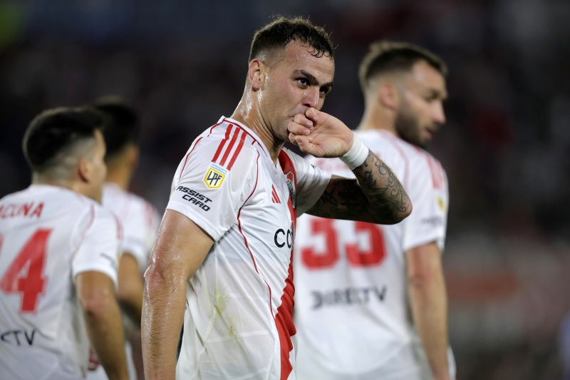 No considerado por Gallardo, un rival directo de River pica en punta por González Pírez