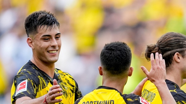Anselmino hizo una asistencia y Foyth fue expulsado en Borussia Dortmund vs Villarreal