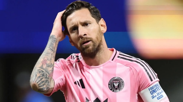 Juega la Champions League y quiere a Messi a préstamo por tres meses