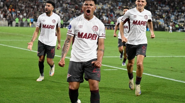 Lanús dio el batacazo y eliminó a Fluminense en Brasil