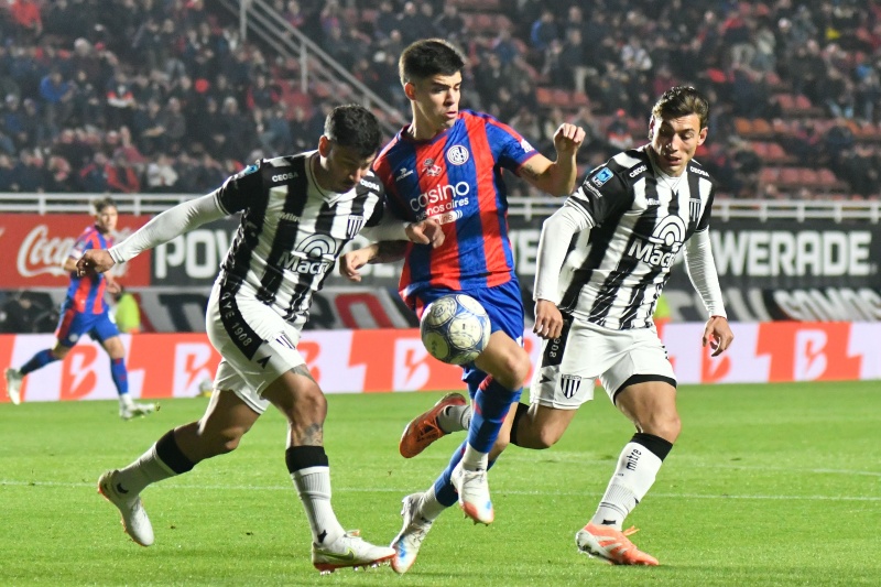 San Lorenzo vs Gimnasia de MendozaFoto: FOTOBAIRESFecha 2 Torneo Clausura Liga Profesional