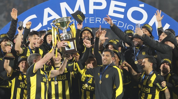 Primera División de Uruguay final del Torneo Intermedio: Peñarol - Wanderers